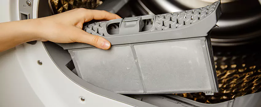 Signs Of A Clogged Dryer Lint Trap in Ashland, Oregon